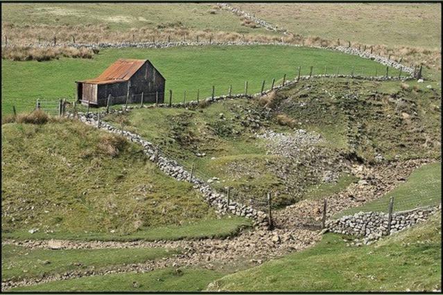 Wales' Highest Village - The Chartist Cottage - Trefil Tredegar Exteriör bild